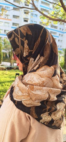 روسری نخ گارزا