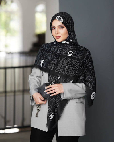 روسری نخ یونیک وارداتی قواره۱۳۵
